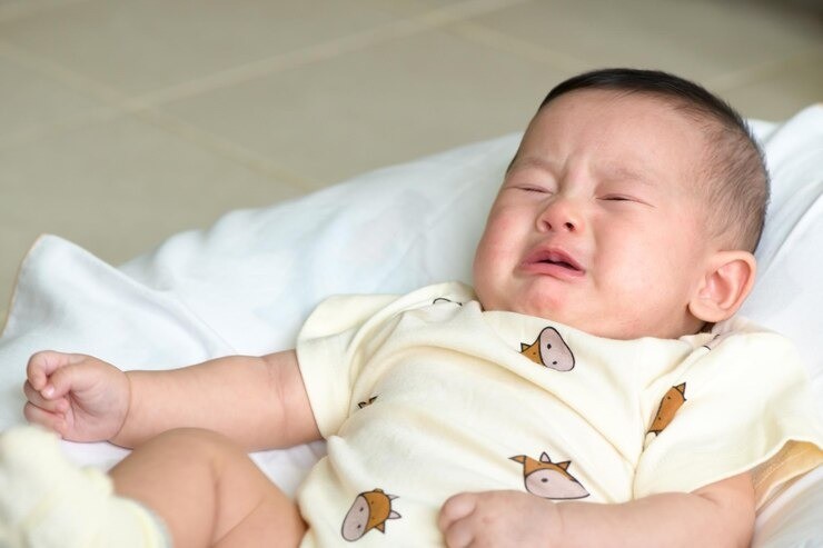 kenapa bayi rewel, kebiasaan orang tua yang bikin bayi tidak nyaman, bayi tidak suka diseka, bayi tidak suka dimandikan, tips mengatasi bayi menangis, hal yang membuat bayi marah